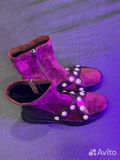 Продам ботинки