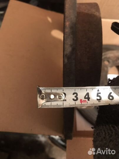 Продам диски тормозные задние