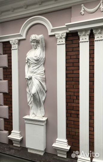 Кариатида на стену