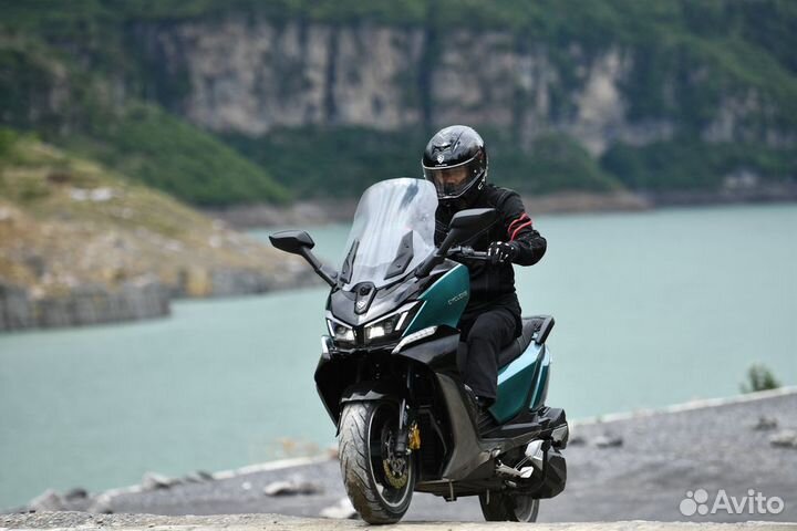 Макси-скутер Zonsen RT3S green новый