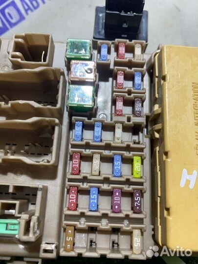 Блок предохранителей салонный Toyota Corolla