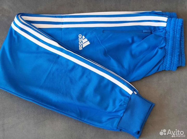 Спортивный костюм adidas