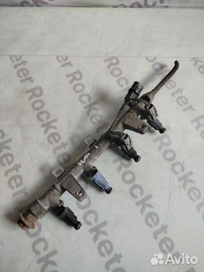 Топливная рампа с форсунками Hyundai Elantra XD