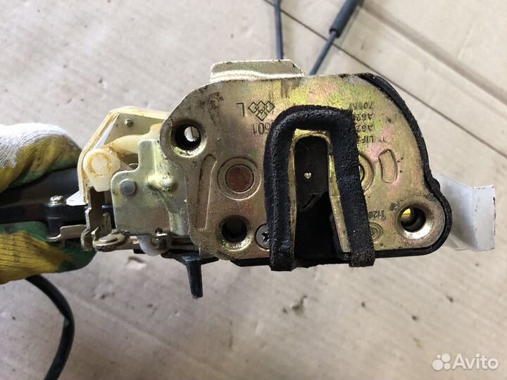 Замок задней левой двери Lifan X50