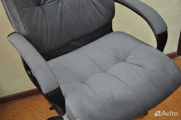 Офисное кресло 