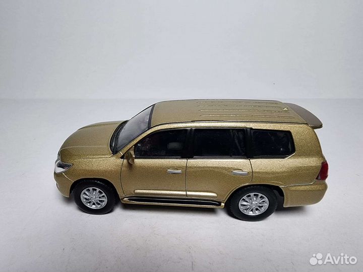Lexus LX570 Deagostini 1:43