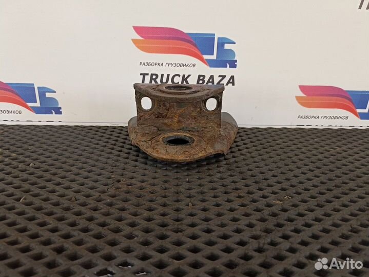 8137173 Кронштейн стойки стабилизатора переднего п