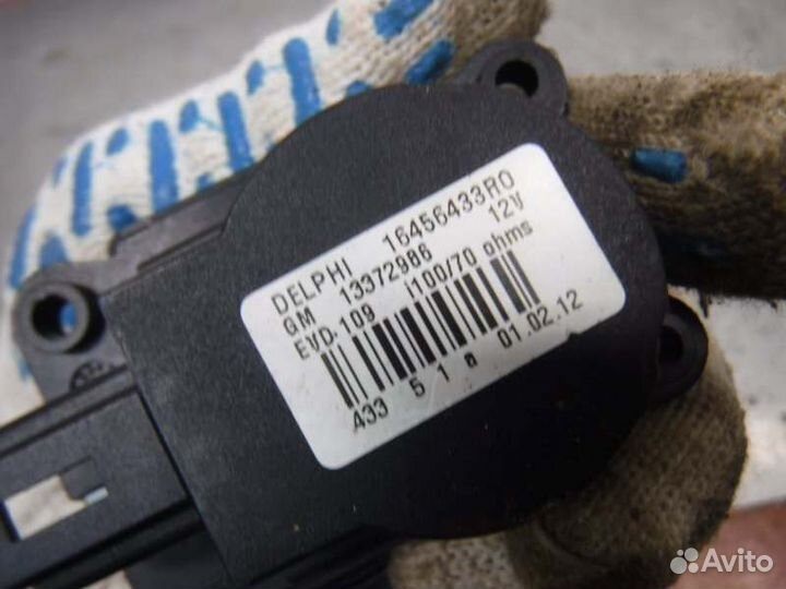 Моторчик заслонки отопителя Chevrolet Cruze F16D3