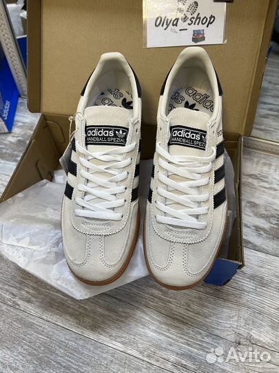 Кроссовки adidas spezial