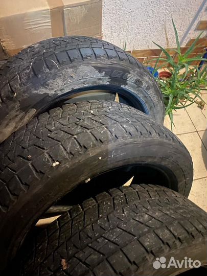 Bridgestone Blizzak DM-V1 235/55 R19 101