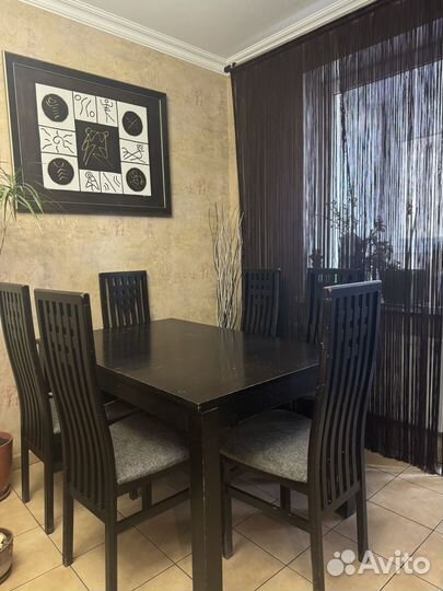 Кухонный стол со стульями