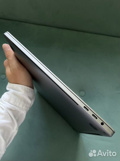 Apple MacBook Pro 15 2017 16, 256gb