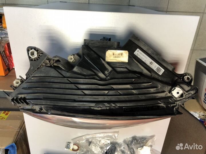 Фара правая Mercedes GLC X253 LED