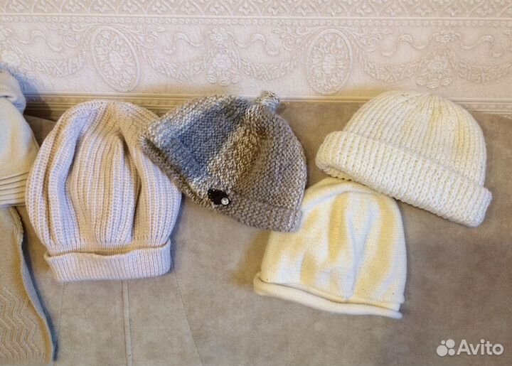 Женская шапка и шарф / снуд