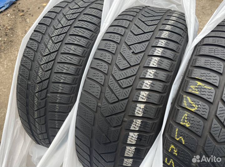 Pirelli Winter Sottozero 3 215/40 R17