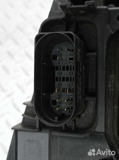 Фара левая Mercedes-Benz C-Class