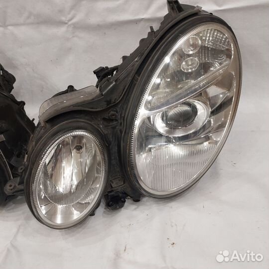 Фары Mercedes W211 Ксенон Комплект