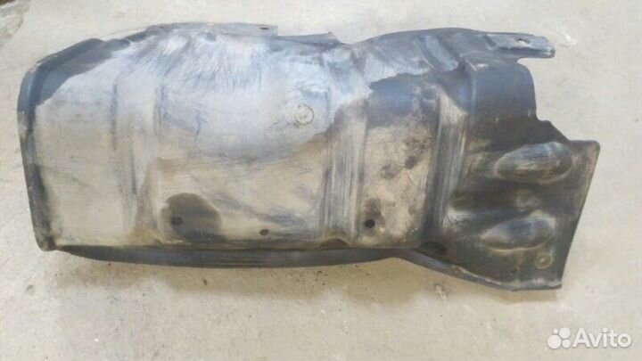 Пыльник двигателя правый Chevrolet Lanos A15SMS