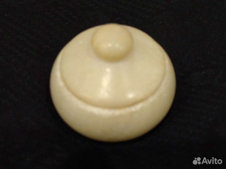 Шкатулка из белого мрамора