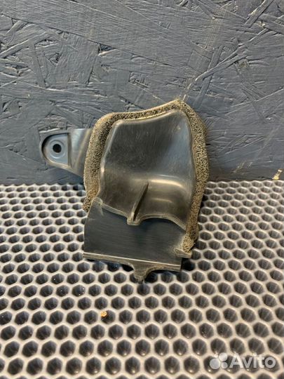 Пластик моторного отсека Porshe Panamera 970 рест