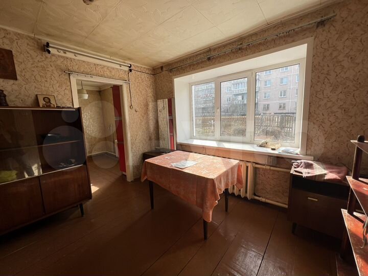3-к. квартира, 40 м², 1/2 эт.