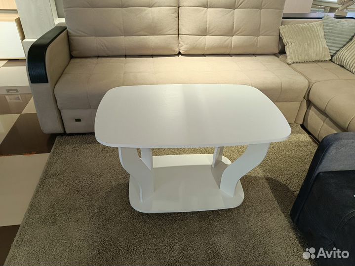 Журнальный столик