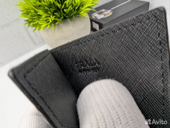 Картхолдер кожаный Prada
