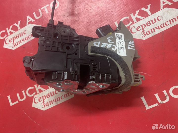 Замок двери передний правый Киа Сид 3