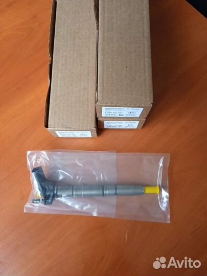 Форсунка Audi Q5 2.0TDI 2009 г., 03L130277