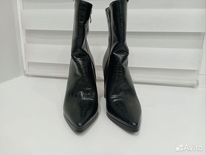 Полусапоги / сапоги 37 размер (24 см)