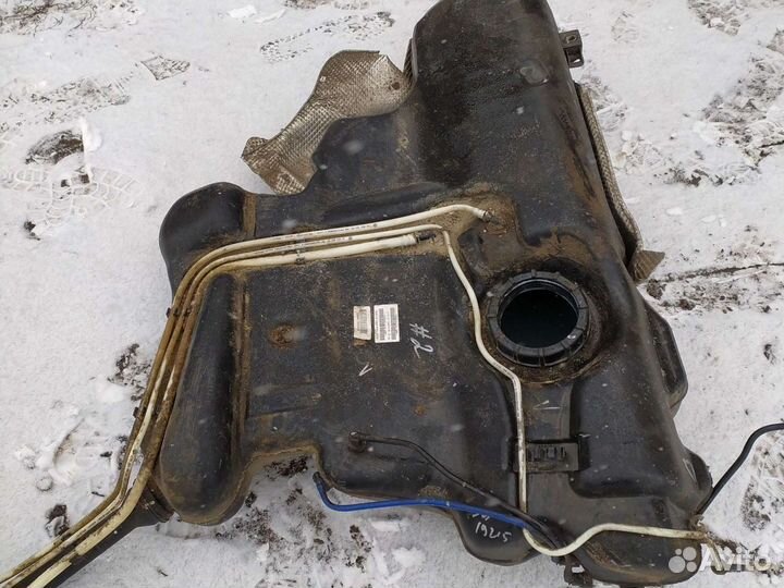 Бензобак volkswagen polo 2014 год