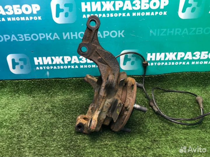 Кулак поворотный передний левый Nissan Tiida C11