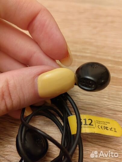 Проводные наушники для телефона