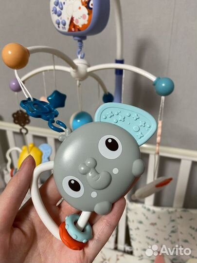 Мобиль на кроватку с проектором