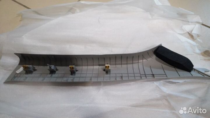 Обшивка передней левой стойки Круз. Новая, Оригина