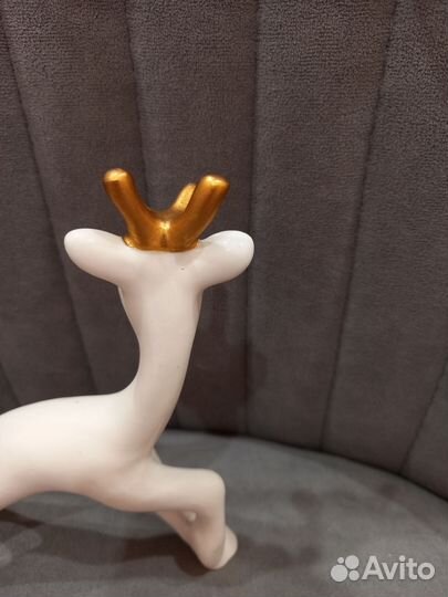 Фарфоровая статуэтка