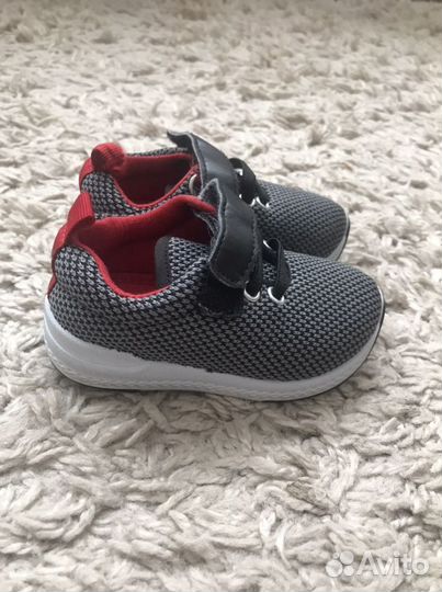 Кроссовки детские 21 размер