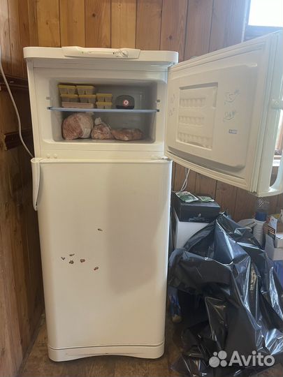 Холодильник Indesit R27G 015