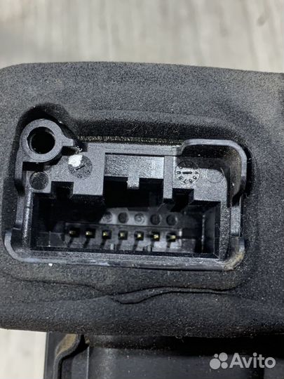 Замок зад двери Volkswagen polo 5 Лев