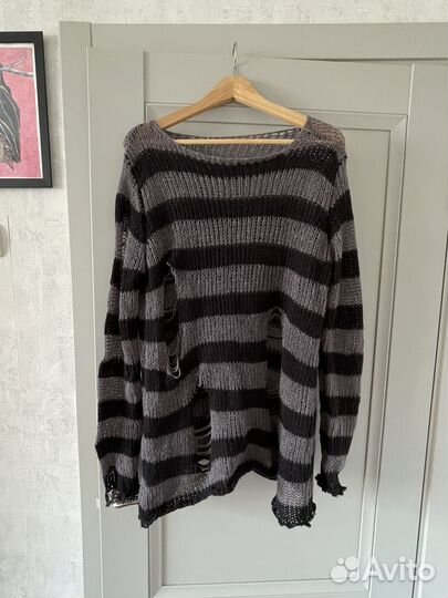 Свитер оверсайз рваный