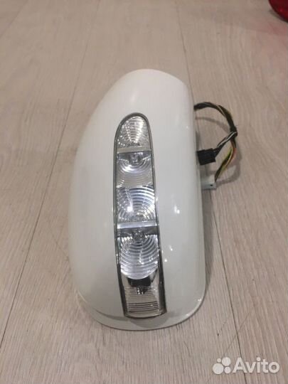 Зеркало заднего вида боковое правое Mercedes Benz