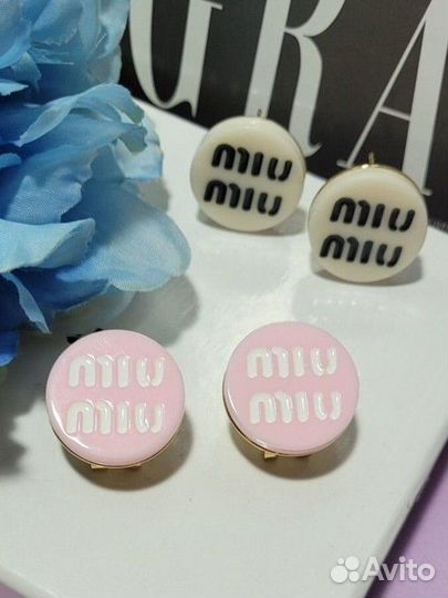 Стильные серьги Miu Miu