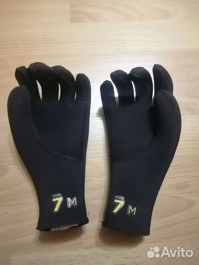 Перчатки для подводной охоты