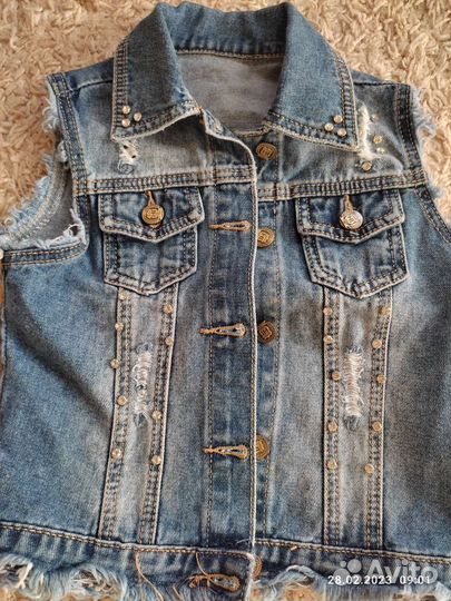 Джинсовая безрукавка для девочек