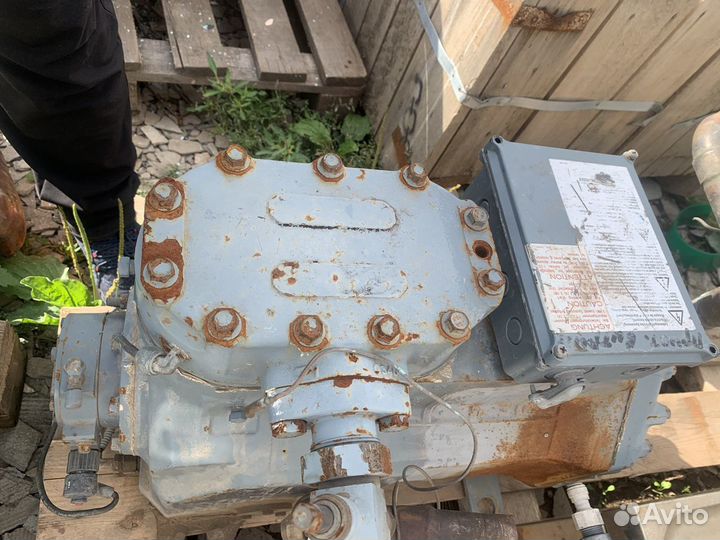 Продам компрессор