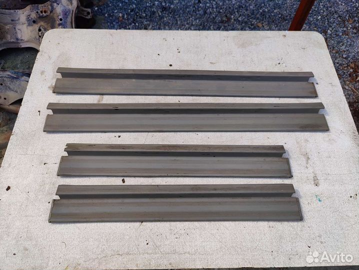 Накладка на порог mercedes w124