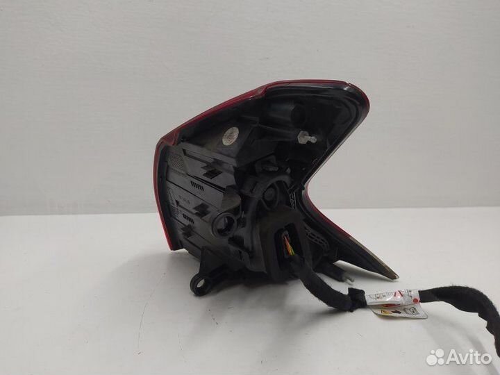Б/У Б/У Фонарь задний левый Мусор внутри, не