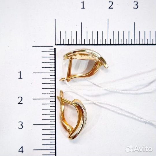 Золотые серьги с камнем