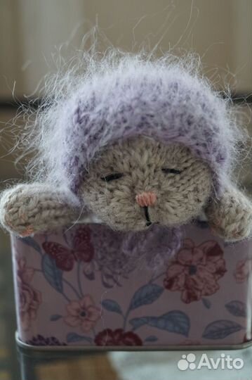 Игрушка спящий котенок