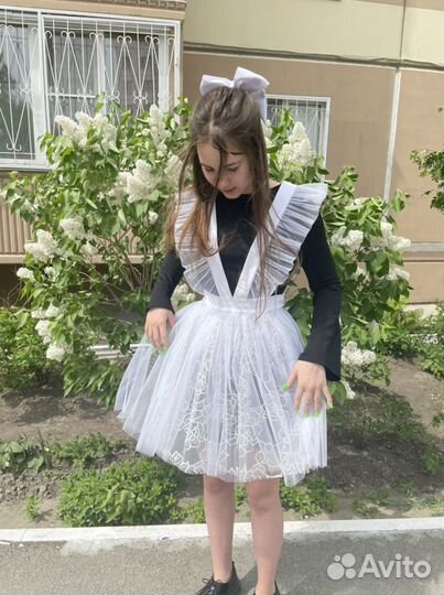 Школьный фартук с кружевом